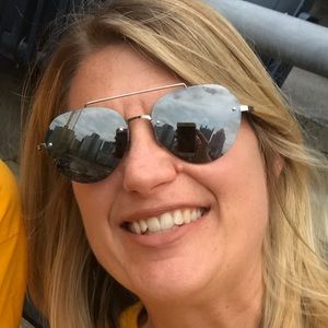 Meet your Posher, Cara